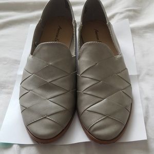 🆕Ametican Eagle Faux leather grey loafers